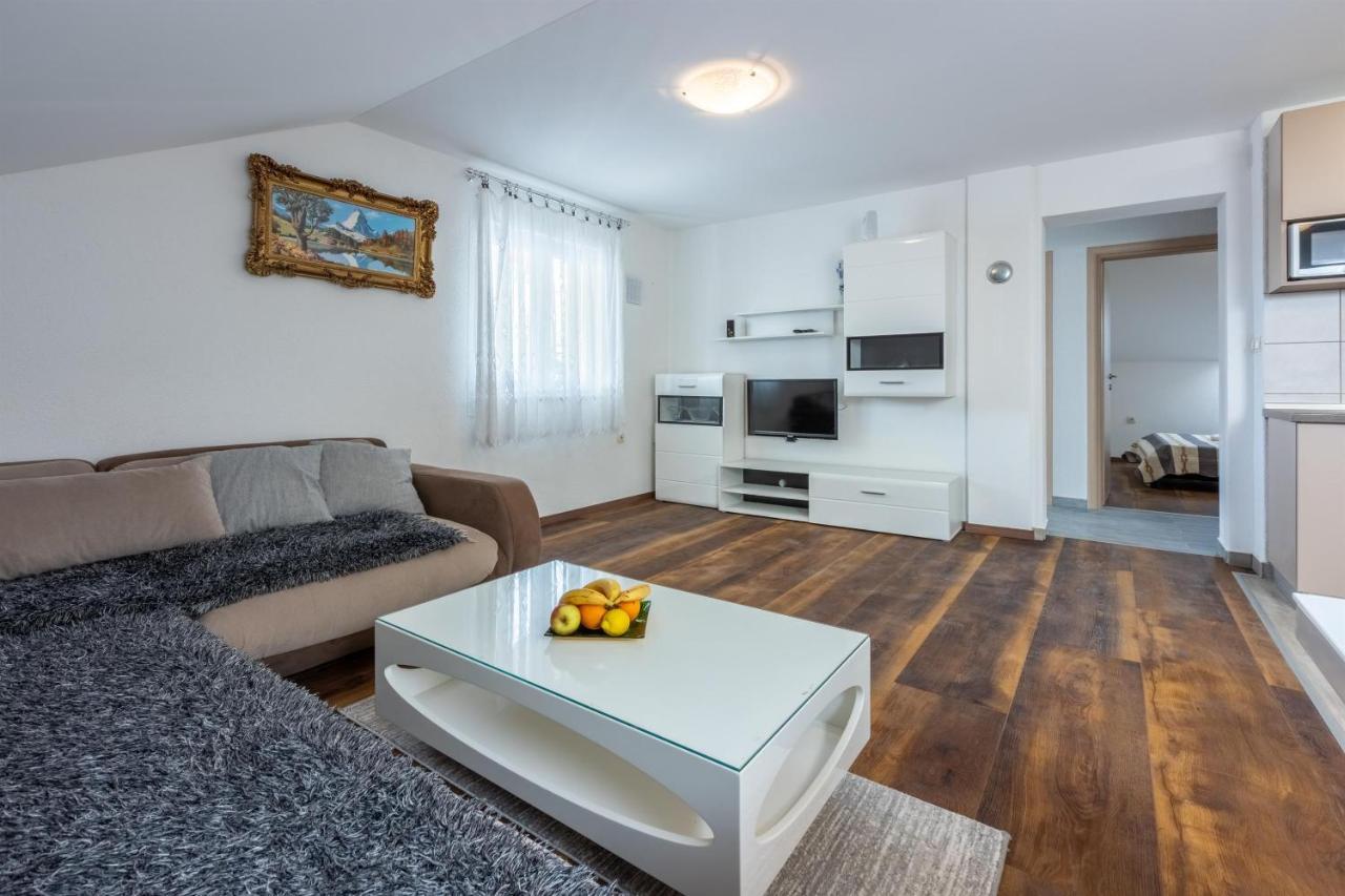 Apartments Mirela Crikvenica Εξωτερικό φωτογραφία